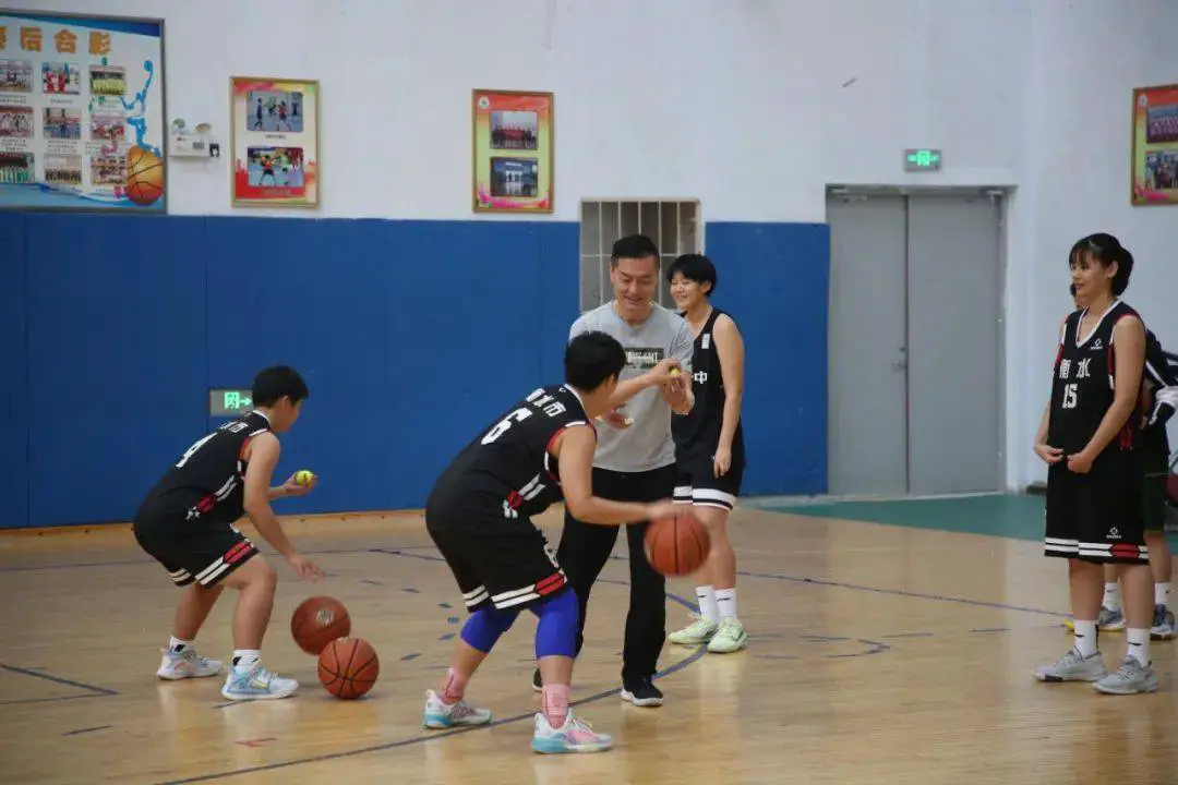 篮球重复训练法举例_0